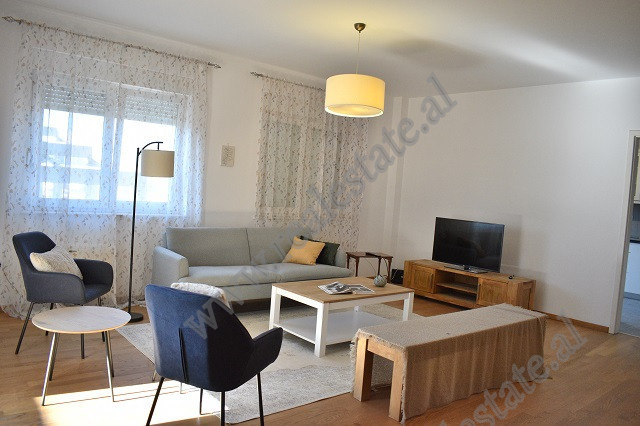 Apartament 3+1 me qira ne rrugen Ibrahim Shaqlizi, ne zonen e Saukut ne Tirane.
Banesa eshte e pozi